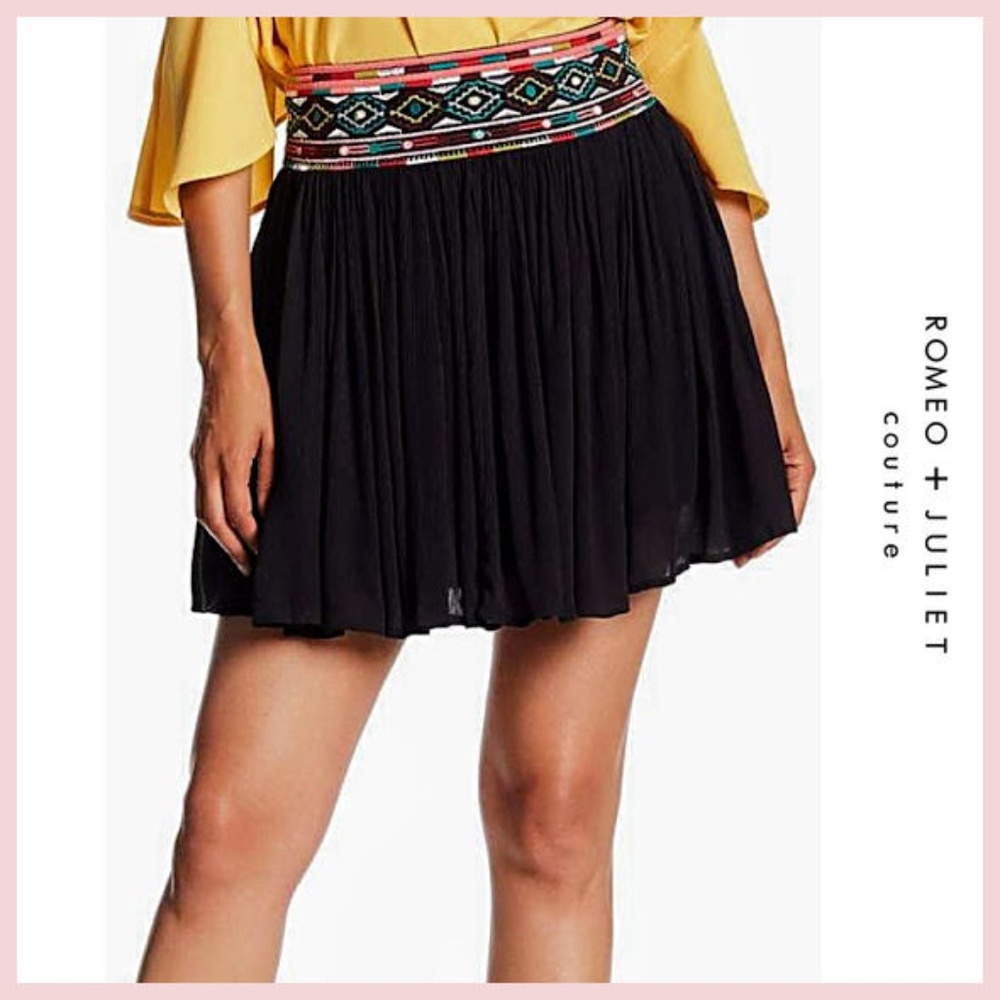 NWT Romeo + Juliet Couture Skater Black Skirt M L